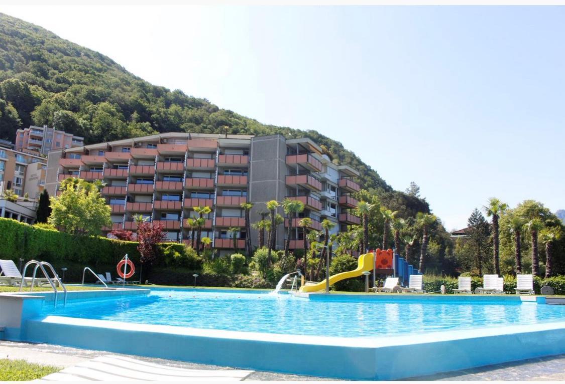 Holiday On The Lake Lugano Bissone Bagian luar foto